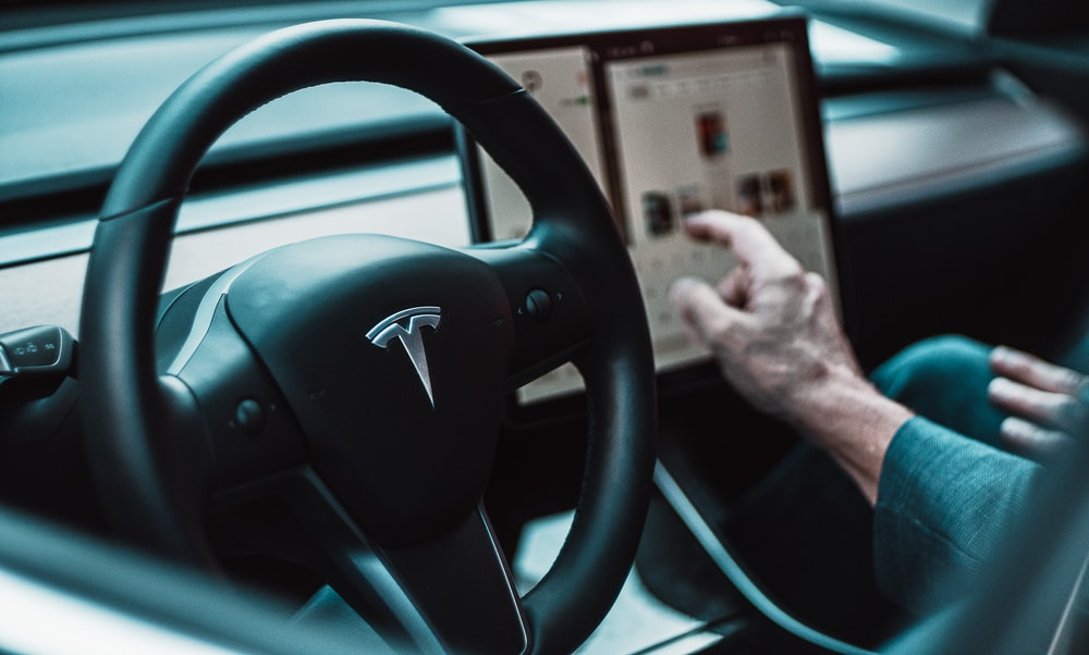 melhores ações para investir em 2021 em Portugal com Tesla